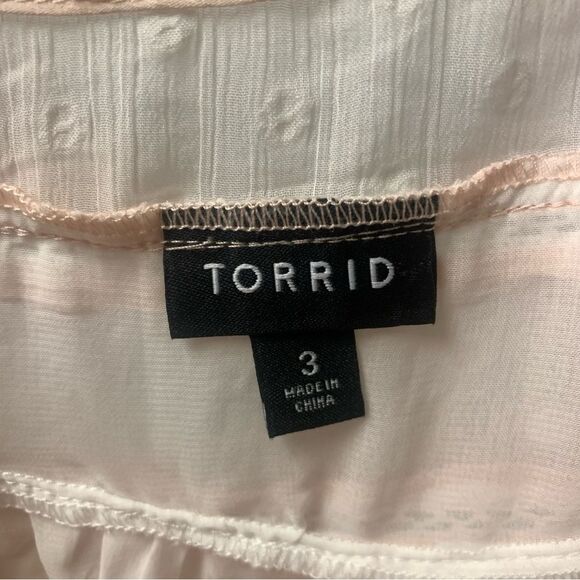 TORRID Top Womens 3XL Pale Pink Chiffon Polka Dot Button Front Blouse Crochet - Picture 14 of 14